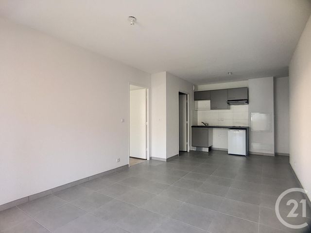 Appartement F2 à louer - 2 pièces - 47.3 m2 - CANNES LA BOCCA - 06 - PROVENCE-ALPES-COTE-D-AZUR - Century 21 Immobilier Service