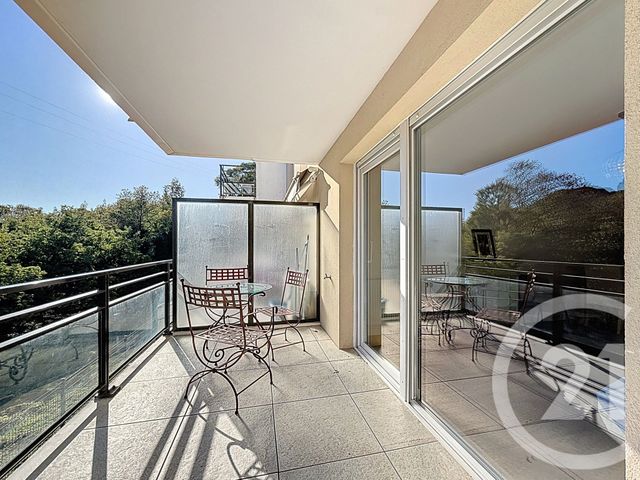 Appartement T2 à louer - 2 pièces - 38.03 m2 - CANNES LA BOCCA - 06 - PROVENCE-ALPES-COTE-D-AZUR - Century 21 Immobilier Service