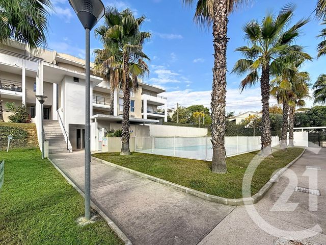 Appartement T2 à louer - 2 pièces - 38.03 m2 - CANNES LA BOCCA - 06 - PROVENCE-ALPES-COTE-D-AZUR - Century 21 Immobilier Service