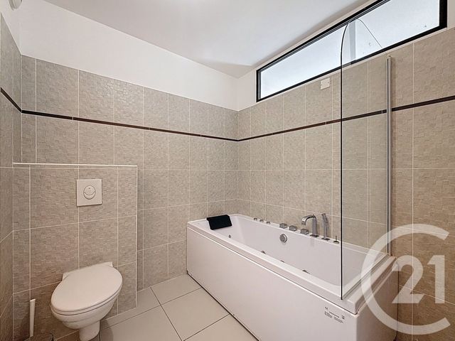 Appartement T2 à louer - 2 pièces - 38.03 m2 - CANNES LA BOCCA - 06 - PROVENCE-ALPES-COTE-D-AZUR - Century 21 Immobilier Service