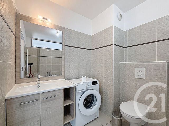 Appartement T2 à louer - 2 pièces - 38.03 m2 - CANNES LA BOCCA - 06 - PROVENCE-ALPES-COTE-D-AZUR - Century 21 Immobilier Service