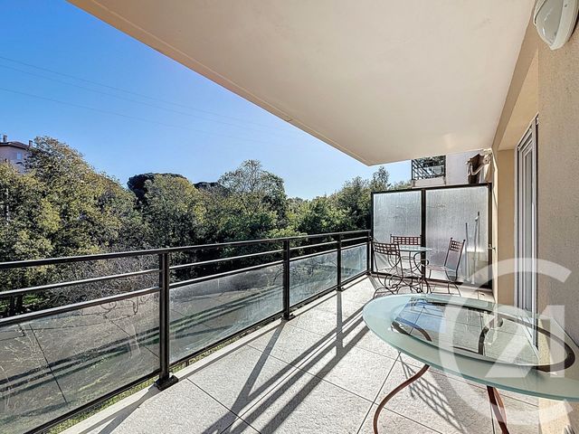 Appartement T2 à louer - 2 pièces - 38.03 m2 - CANNES LA BOCCA - 06 - PROVENCE-ALPES-COTE-D-AZUR - Century 21 Immobilier Service