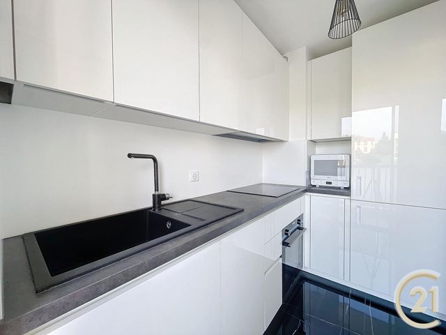 Appartement Studio à louer - 1 pièce - 27.6 m2 - CANNES - 06 - PROVENCE-ALPES-COTE-D-AZUR - Century 21 Immobilier Service