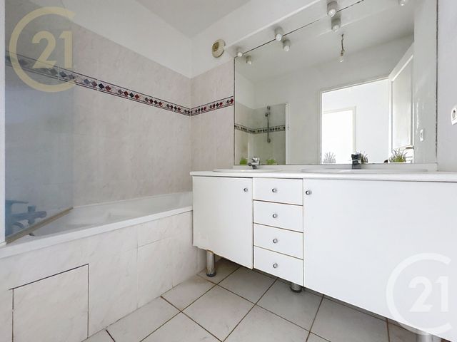 Appartement F3 à vendre - 3 pièces - 61.67 m2 - CANNES LA BOCCA - 06 - PROVENCE-ALPES-COTE-D-AZUR - Century 21 Immobilier Service