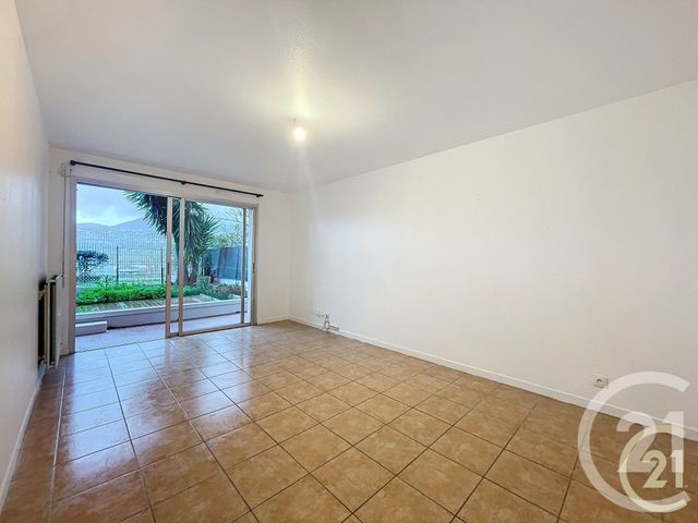 Appartement F1 à louer - 1 pièce - 33.72 m2 - CANNES LA BOCCA - 06 - PROVENCE-ALPES-COTE-D-AZUR - Century 21 Immobilier Service