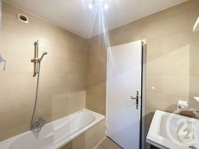 Appartement F1 à louer - 1 pièce - 33.72 m2 - CANNES LA BOCCA - 06 - PROVENCE-ALPES-COTE-D-AZUR - Century 21 Immobilier Service