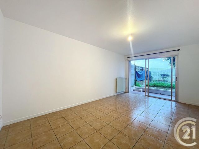 Appartement F1 à louer - 1 pièce - 33.72 m2 - CANNES LA BOCCA - 06 - PROVENCE-ALPES-COTE-D-AZUR - Century 21 Immobilier Service