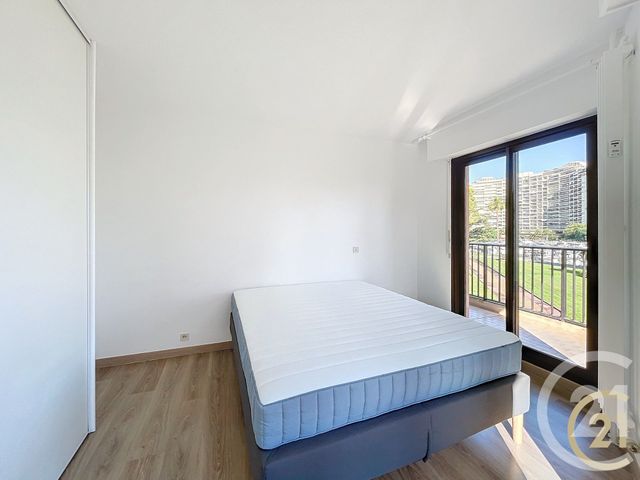 Appartement T2 à louer - 2 pièces - 42.0 m2 - MANDELIEU LA NAPOULE - 06 - PROVENCE-ALPES-COTE-D-AZUR - Century 21 Immobilier Service
