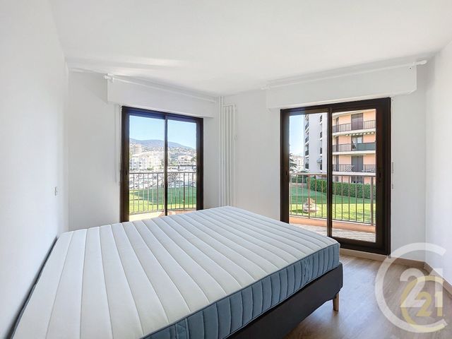 Appartement T2 à louer - 2 pièces - 42.0 m2 - MANDELIEU LA NAPOULE - 06 - PROVENCE-ALPES-COTE-D-AZUR - Century 21 Immobilier Service