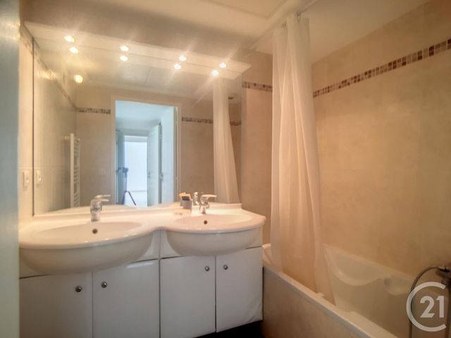 Appartement F3 à louer - 3 pièces - 60.58 m2 - CANNES LA BOCCA - 06 - PROVENCE-ALPES-COTE-D-AZUR - Century 21 Immobilier Service