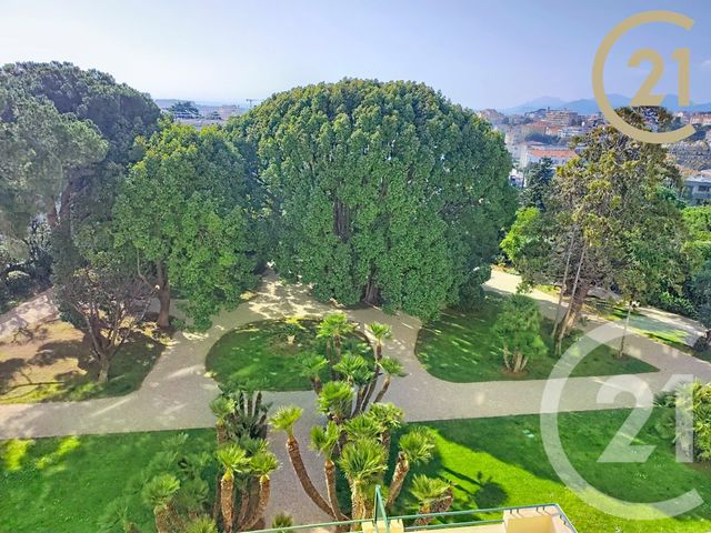 Appartement T6 à vendre - 6 pièces - 174.61 m2 - CANNES - 06 - PROVENCE-ALPES-COTE-D-AZUR - Century 21 Immobilier Service
