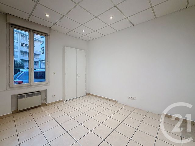 Appartement F4 à louer - 4 pièces - 77.0 m2 - 06 - PROVENCE-ALPES-COTE-D-AZUR - Century 21 Immobilier Service