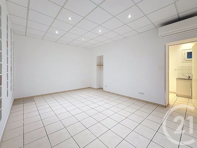 Appartement F4 à louer - 4 pièces - 77.0 m2 - 06 - PROVENCE-ALPES-COTE-D-AZUR - Century 21 Immobilier Service