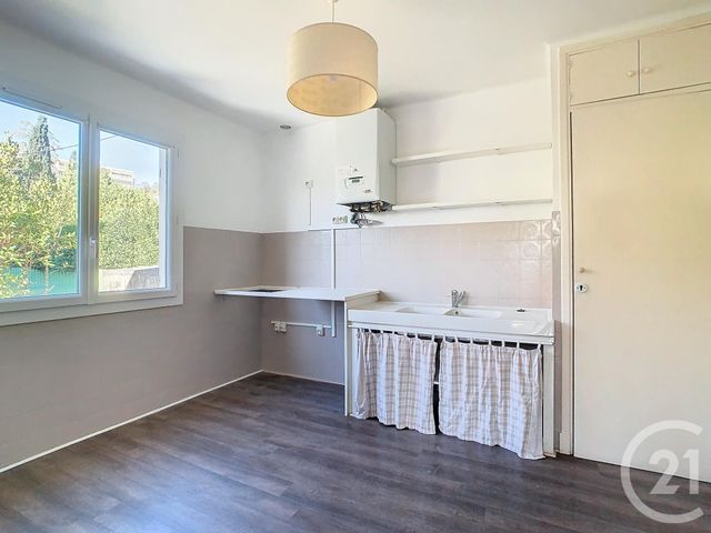 Appartement F3 à louer - 3 pièces - 62.05 m2 - CANNES LA BOCCA - 06 - PROVENCE-ALPES-COTE-D-AZUR - Century 21 Immobilier Service