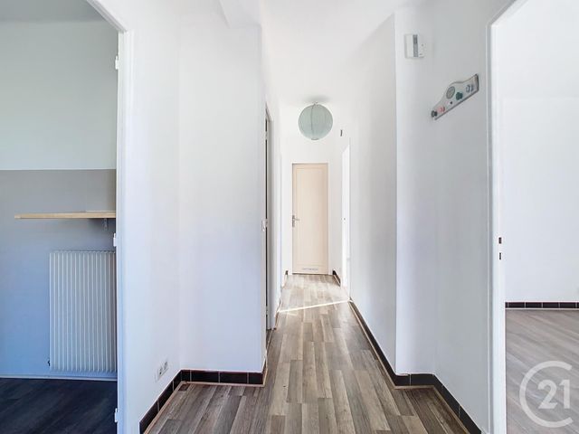 Appartement F3 à louer - 3 pièces - 62.05 m2 - CANNES LA BOCCA - 06 - PROVENCE-ALPES-COTE-D-AZUR - Century 21 Immobilier Service