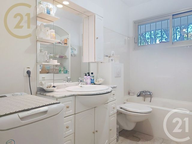 Appartement F3 à vendre - 3 pièces - 83.38 m2 - LE CANNET - 06 - PROVENCE-ALPES-COTE-D-AZUR - Century 21 Immobilier Service