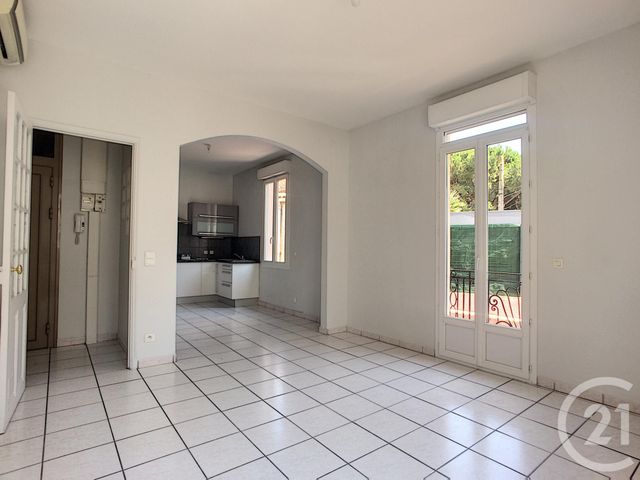 Appartement F4 à louer - 4 pièces - 86.1 m2 - CANNES LA BOCCA - 06 - PROVENCE-ALPES-COTE-D-AZUR - Century 21 Immobilier Service