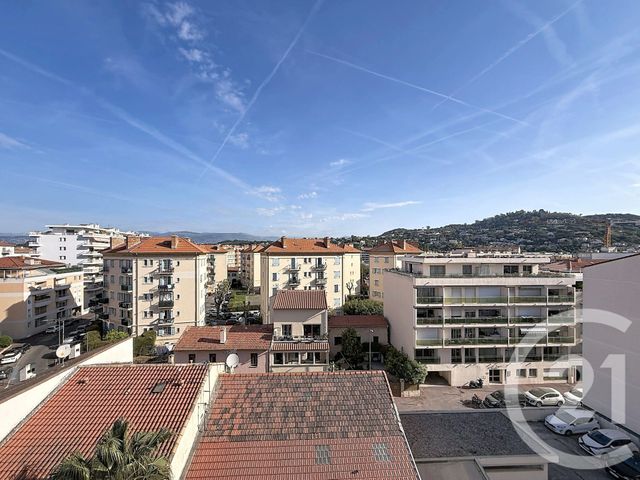 Appartement T4 à louer - 3 pièces - 76.27 m2 - CANNES LA BOCCA - 06 - PROVENCE-ALPES-COTE-D-AZUR - Century 21 Immobilier Service