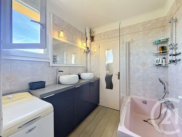 Appartement F3 à louer - 3 pièces - 55.24 m2 - CANNES LA BOCCA - 06 - PROVENCE-ALPES-COTE-D-AZUR - Century 21 Immobilier Service