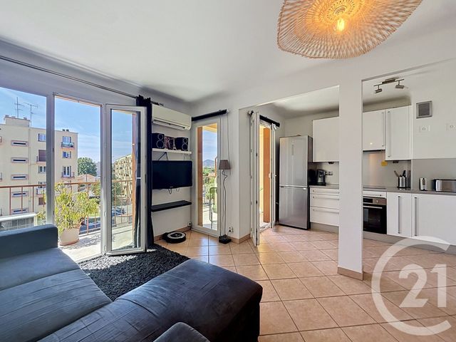 Appartement F3 à louer - 3 pièces - 55.24 m2 - CANNES LA BOCCA - 06 - PROVENCE-ALPES-COTE-D-AZUR - Century 21 Immobilier Service