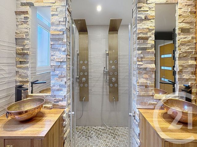 Appartement F4 à vendre - 4 pièces - 74.09 m2 - CANNES - 06 - PROVENCE-ALPES-COTE-D-AZUR - Century 21 Immobilier Service