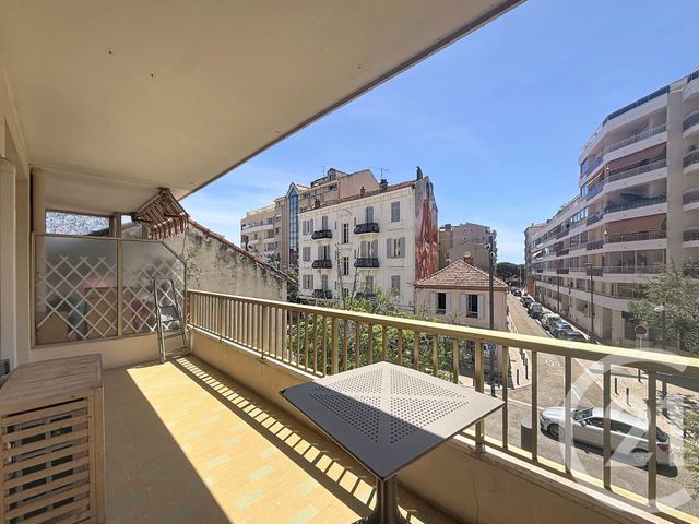 Appartement Studio à louer - 1 pièce - 35.0 m2 - CANNES LA BOCCA - 06 - PROVENCE-ALPES-COTE-D-AZUR - Century 21 Immobilier Service