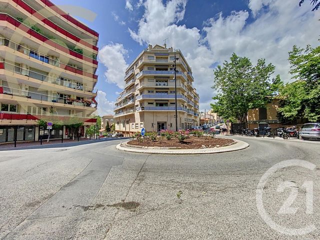 Appartement F3 à vendre - 3 pièces - 62.03 m2 - CANNES - 06 - PROVENCE-ALPES-COTE-D-AZUR - Century 21 Immobilier Service