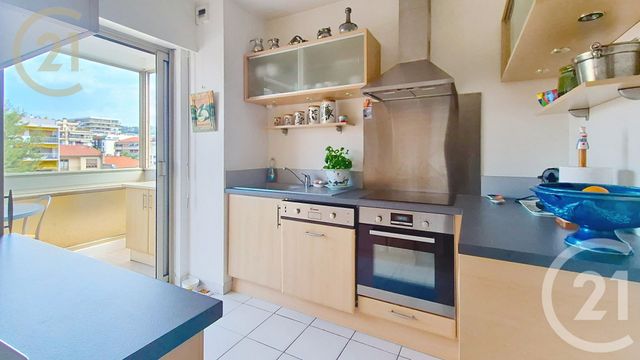 Appartement F2 à vendre - 2 pièces - 62.14 m2 - CANNES - 06 - PROVENCE-ALPES-COTE-D-AZUR - Century 21 Immobilier Service