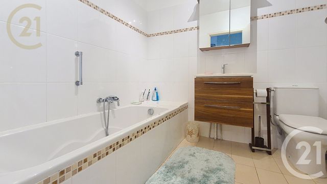 Appartement F2 à vendre - 2 pièces - 62.14 m2 - CANNES - 06 - PROVENCE-ALPES-COTE-D-AZUR - Century 21 Immobilier Service