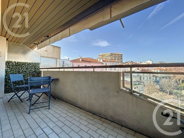 Appartement F2 à louer CANNES