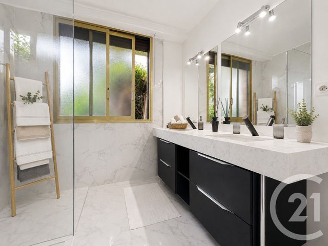 Appartement T2 à vendre - 2 pièces - 60.32 m2 - LE CANNET - 06 - PROVENCE-ALPES-COTE-D-AZUR - Century 21 Immobilier Service