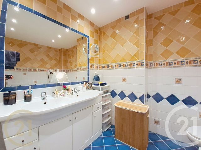 Appartement F4 à vendre - 4 pièces - 96.05 m2 - LE CANNET - 06 - PROVENCE-ALPES-COTE-D-AZUR - Century 21 Immobilier Service
