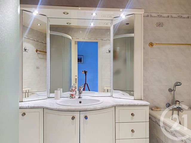 Appartement F2 à louer - 2 pièces - 67.3 m2 - LE CANNET - 06 - PROVENCE-ALPES-COTE-D-AZUR - Century 21 Immobilier Service