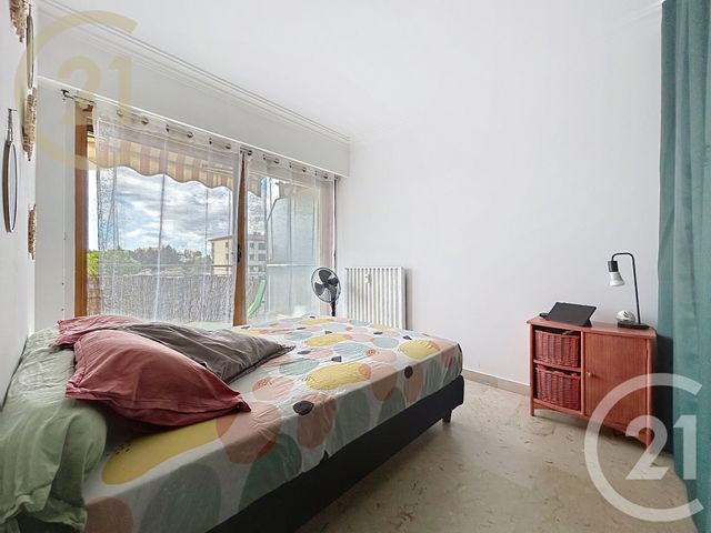 Appartement F4 à vendre - 4 pièces - 75.9 m2 - LE CANNET - 06 - PROVENCE-ALPES-COTE-D-AZUR - Century 21 Immobilier Service