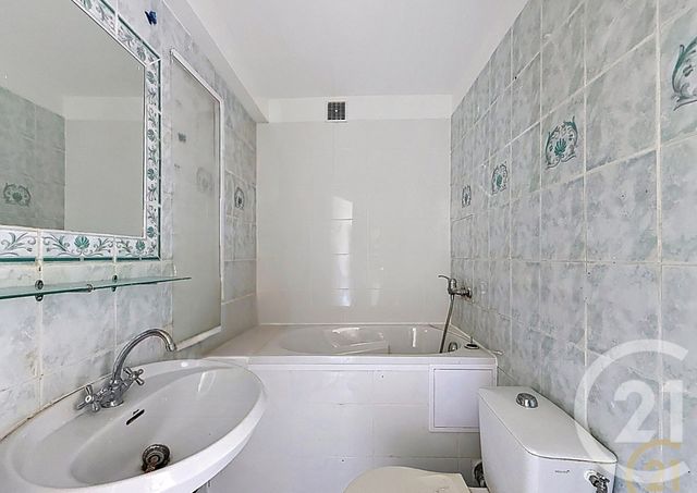 Appartement T2 à louer - 2 pièces - 42.12 m2 - LE CANNET - 06 - PROVENCE-ALPES-COTE-D-AZUR - Century 21 Immobilier Service