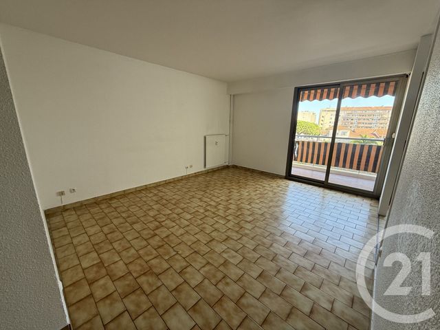 Appartement F2 à louer - 2 pièces - 51.75 m2 - CANNES LA BOCCA - 06 - PROVENCE-ALPES-COTE-D-AZUR - Century 21 Immobilier Service