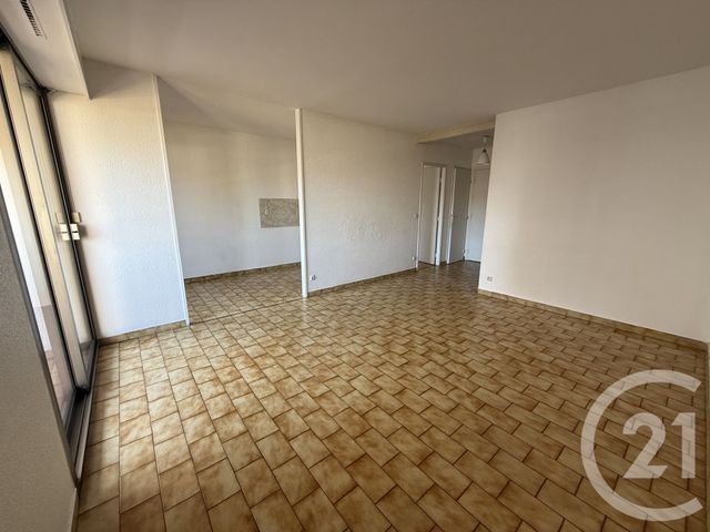 Appartement F2 à louer - 2 pièces - 51.75 m2 - CANNES LA BOCCA - 06 - PROVENCE-ALPES-COTE-D-AZUR - Century 21 Immobilier Service