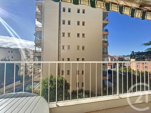 Appartement F2 à louer - 2 pièces - 29.65 m2 - CANNES - 06 - PROVENCE-ALPES-COTE-D-AZUR - Century 21 Immobilier Service